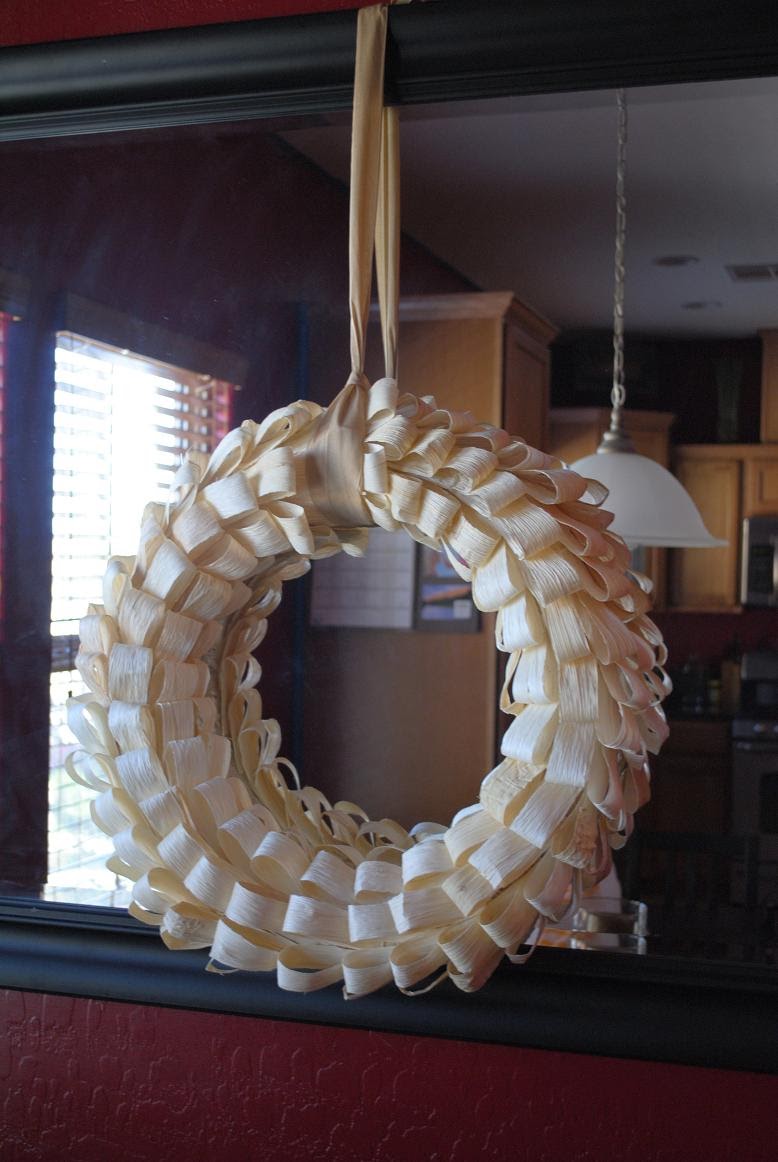 frayed and fancy: Corn Husk Wreath