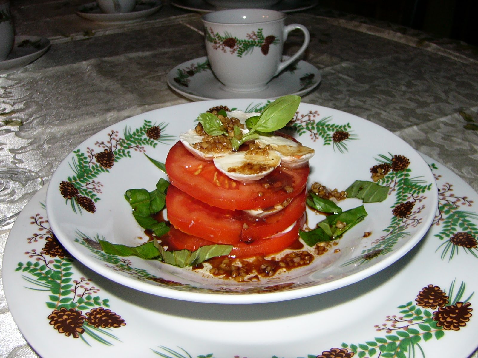 Tomates cerises et Basilic Salade de tomates et bocconcini