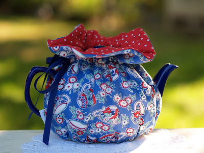Crochet patterns: Tea cozies - by Maria C Collins - Helium