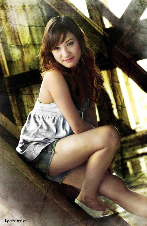 [indonesian-girl-06.jpg]