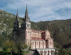 VISITA OBLIGADA A COVADONGA