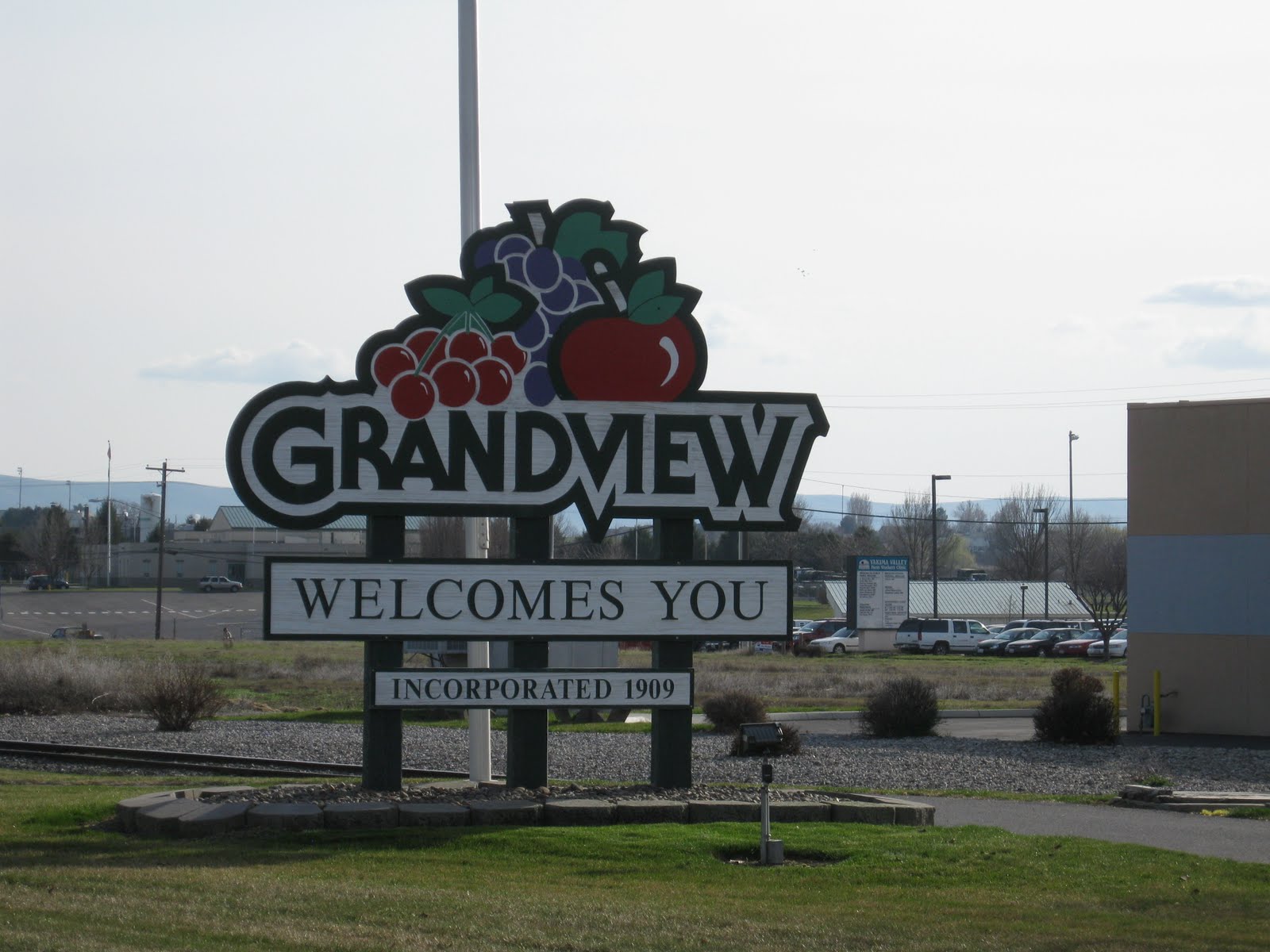 Roving Doctor & Farm Wife Back to Grandview, Washington