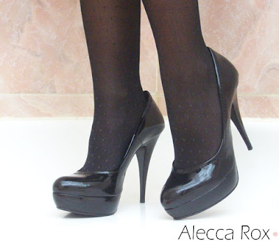 Alecca Rox: December 2010