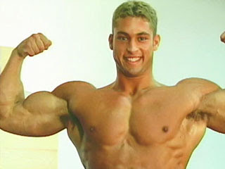 Wrestling-Gay-Chile: Brett Mycles (L)