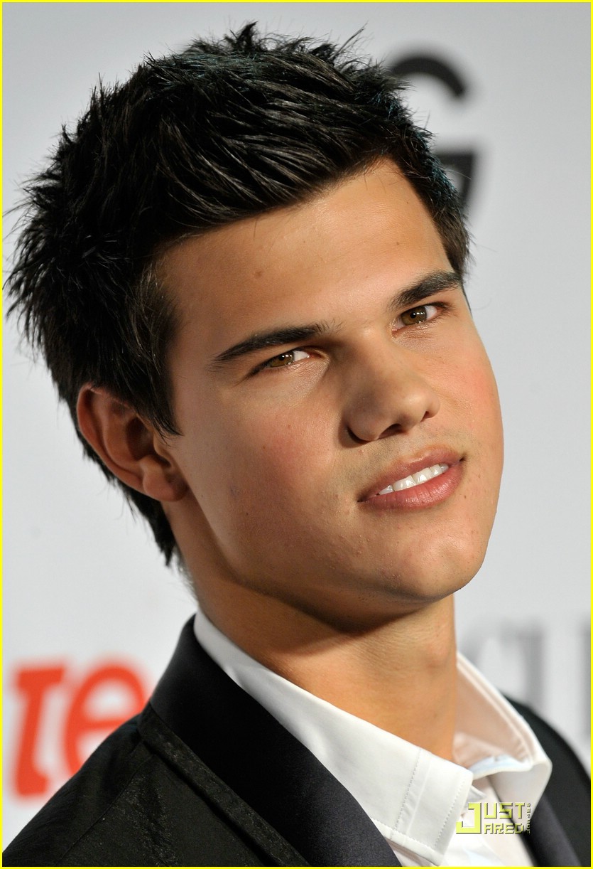 taylor-lautner-teen-vogue-05.jpg