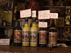 Taberna  de Puebla donde se sirve el licor La Pasita,  famoso por su peculiar mezcla con queso.