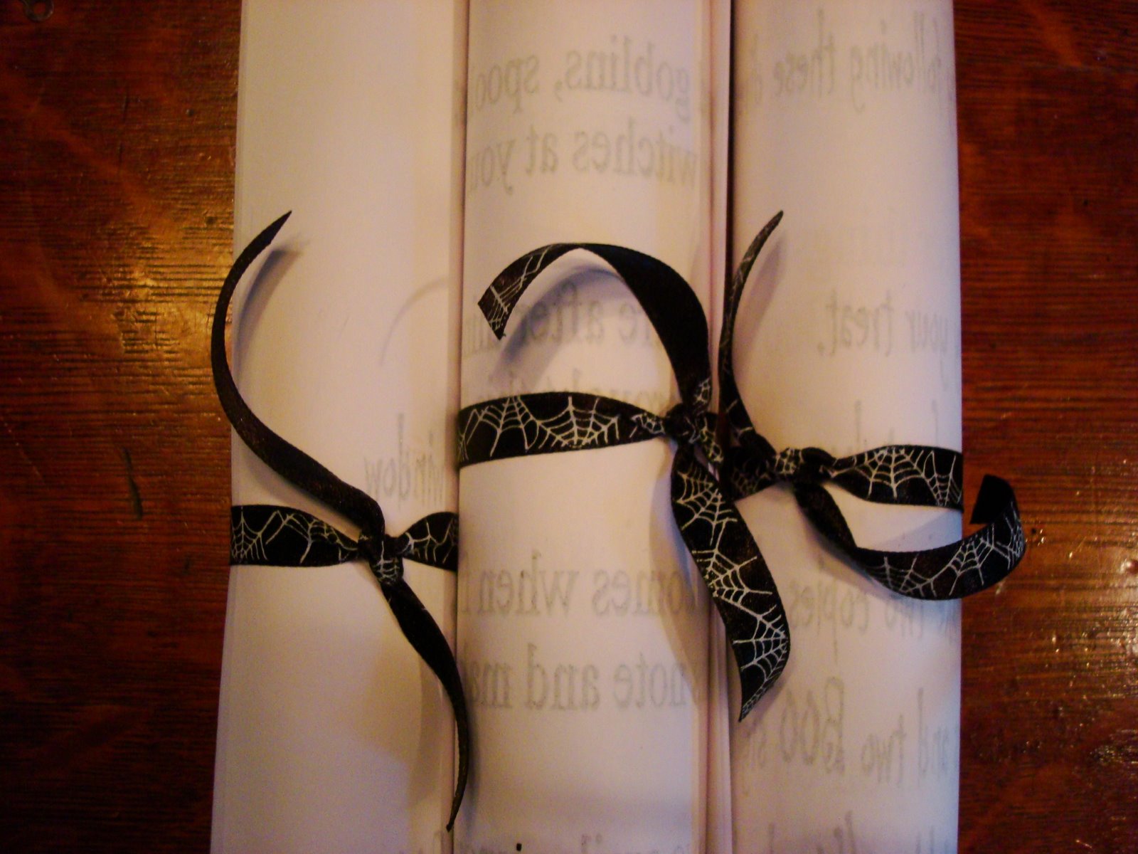 Booed printable rolled with ribbon