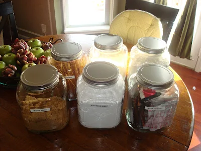 using jars with lid for baking needs