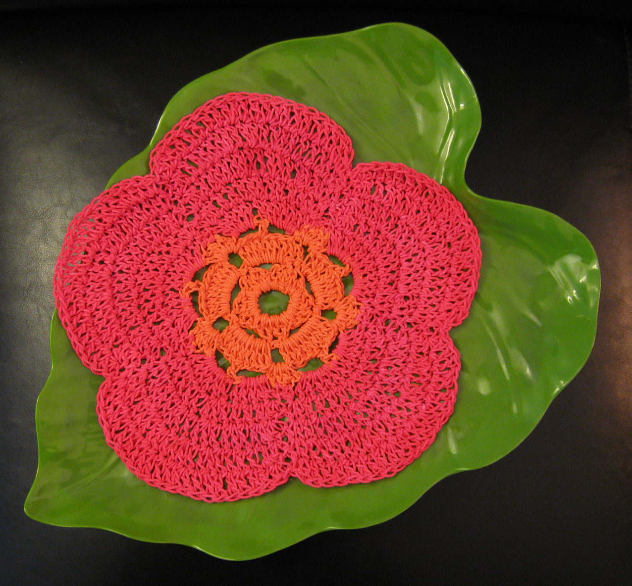 Many Creative Gifts "be thoughtful" Crocheted Flower Placemat