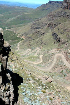 Road connecting Sani pass