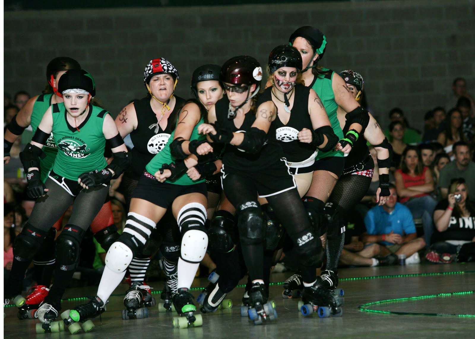 Iowa Roller Derby Diaries Photos of Des Moines Derby Dames Vs. Old