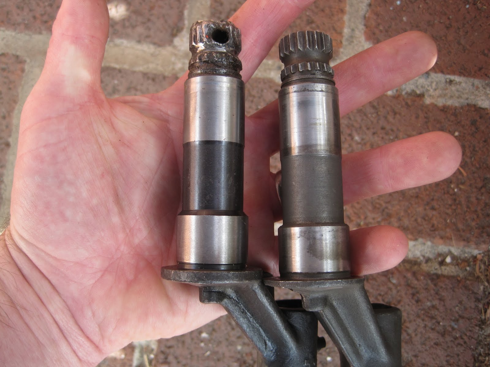 1962 Lambretta TV 175 Restoration: Replace kick start shaft