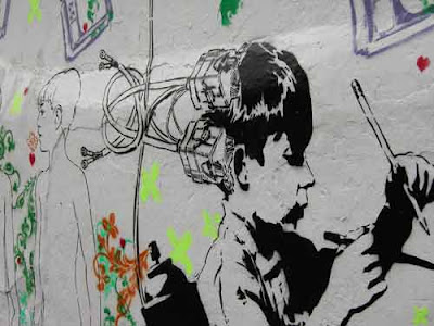 Cables en el cerebro. Fragmento de un grafitti de Excusados. Bogotá, febrero 2006