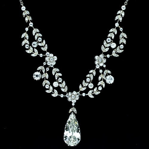Latest Fashions: Diamond Necklaces