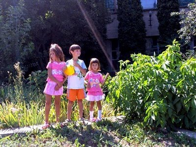 ALEX,STEFANIA SI GEORGIA-CELE MAI FRUMOASE FLORI!