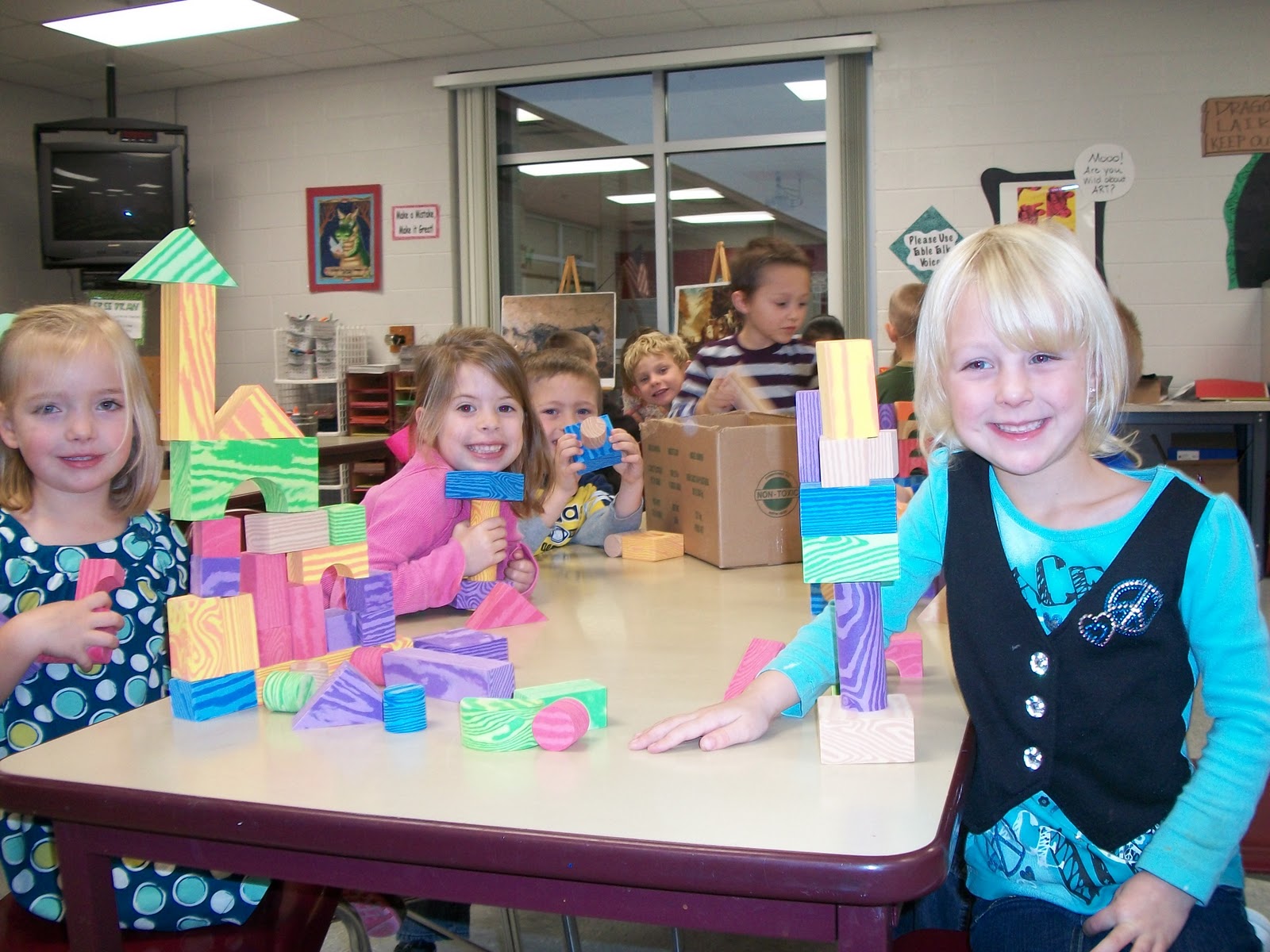 That Little Art Teacher Kindergarten Teaching with Art Centers