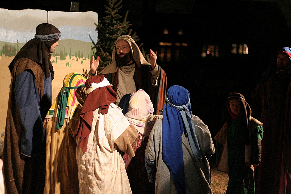 Living Nativity, Live Production with 13 Walkthrough scenes from