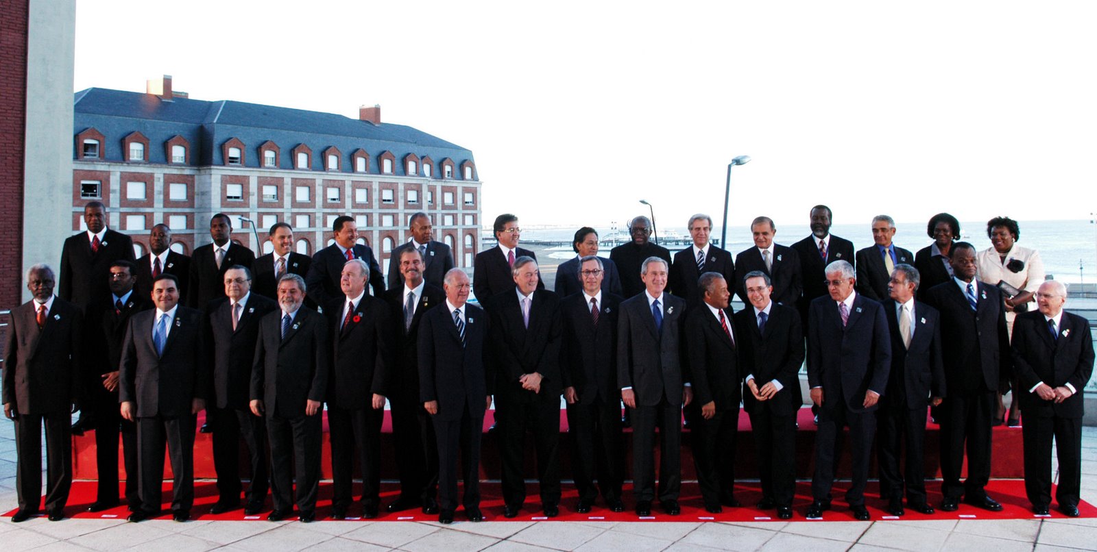 [Head_of_States_at_the_Americas_Summit_in_Mar_del_Plata_Argentina_2005.jpg]