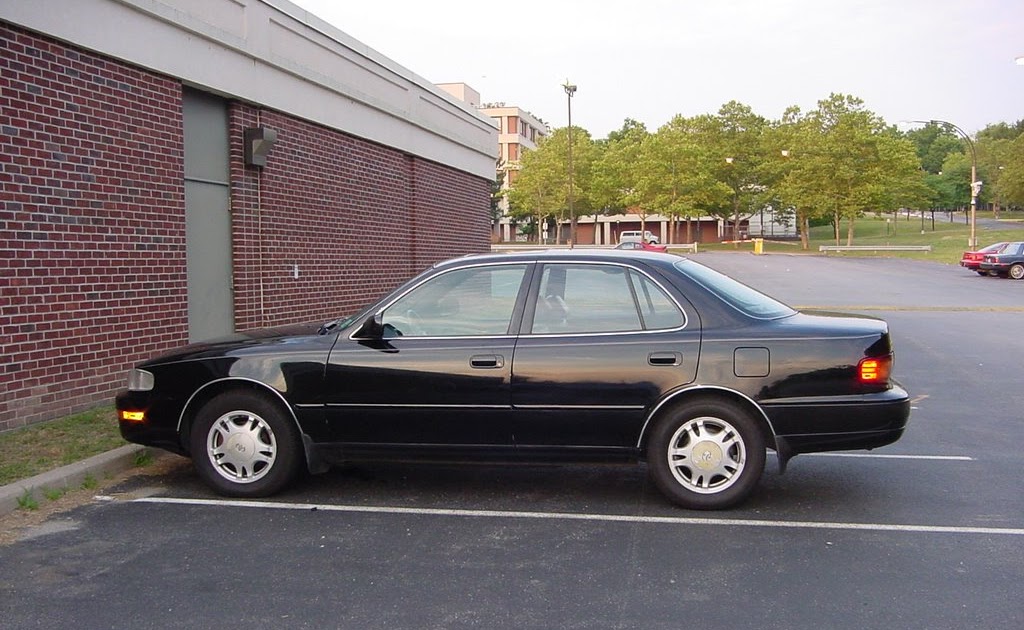 Toyota Camry XLE: 1994 Toyota Camry 4 Dr XLE V6 Sedan