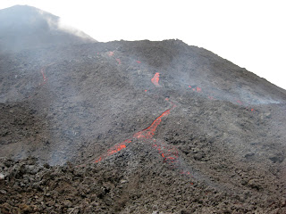 Flowing lava - Volcan Pacaya