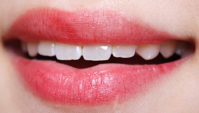 theNotice - Milky lips with Ellis Faas - theNotice