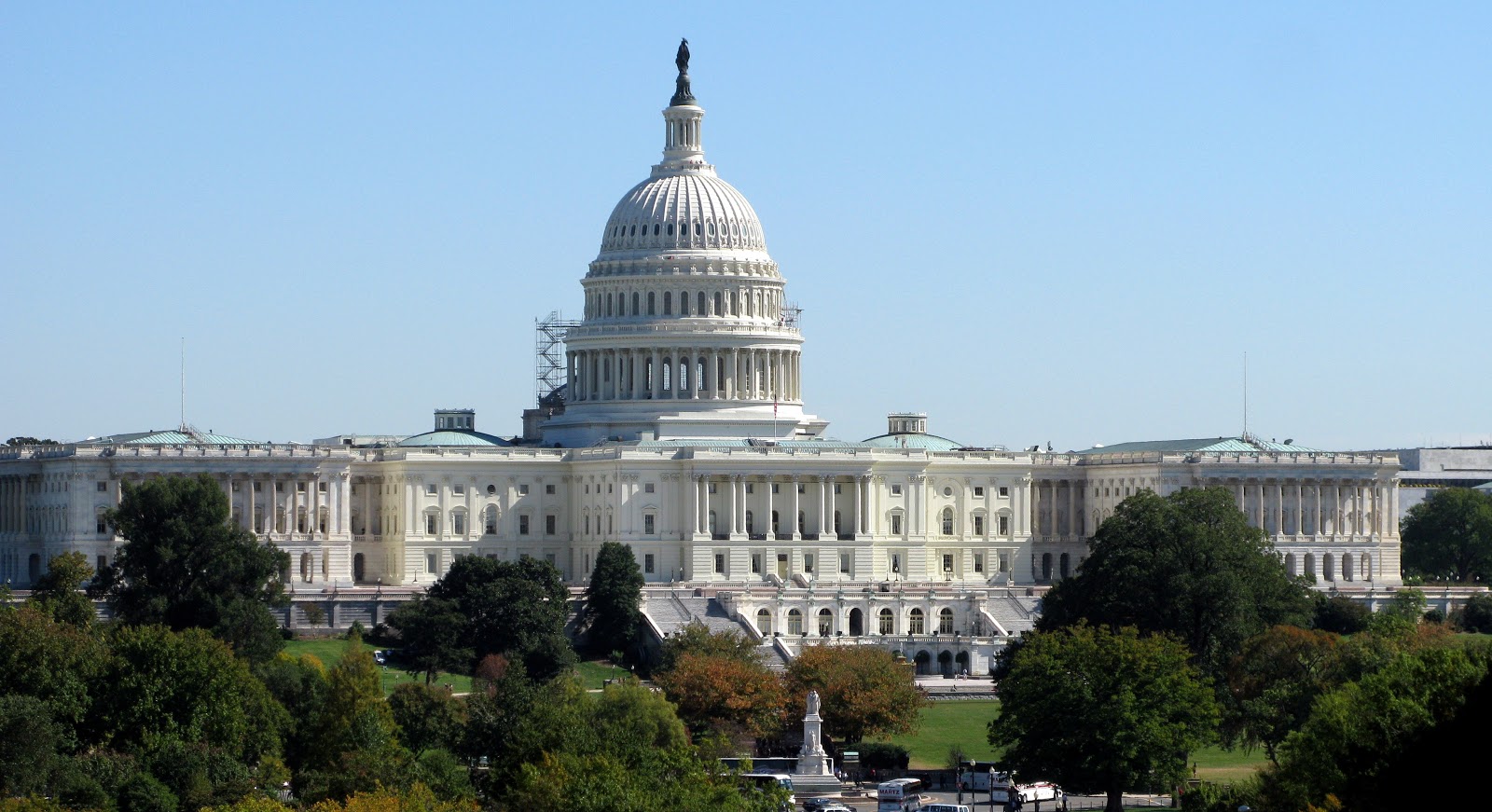 Какая столица америки как называется. Капитолий Вашингтон. Капитолий здание конгресса. Капитолийский холм в Вашингтоне. Капитолий США В Вашингтоне.