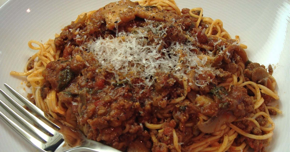 Angel Hair Pasta With Bolognese Sauce