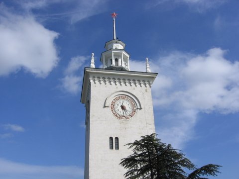Симферопольский вокзал. Башня с часами