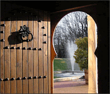 Una puerta que se abre