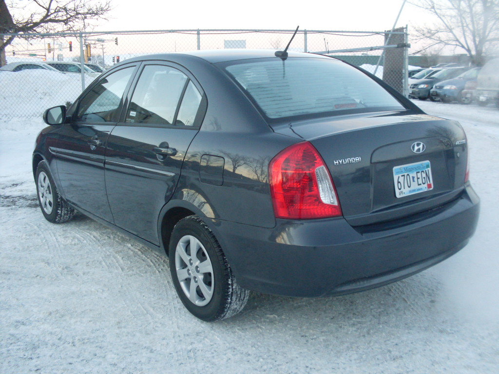 james: 2010 Hyundai Accent