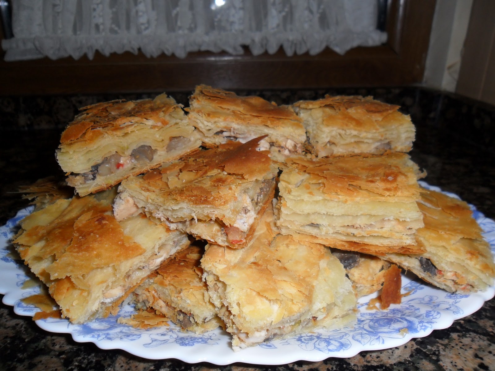 Ev Yapımı Unlu Mamuller Börekler