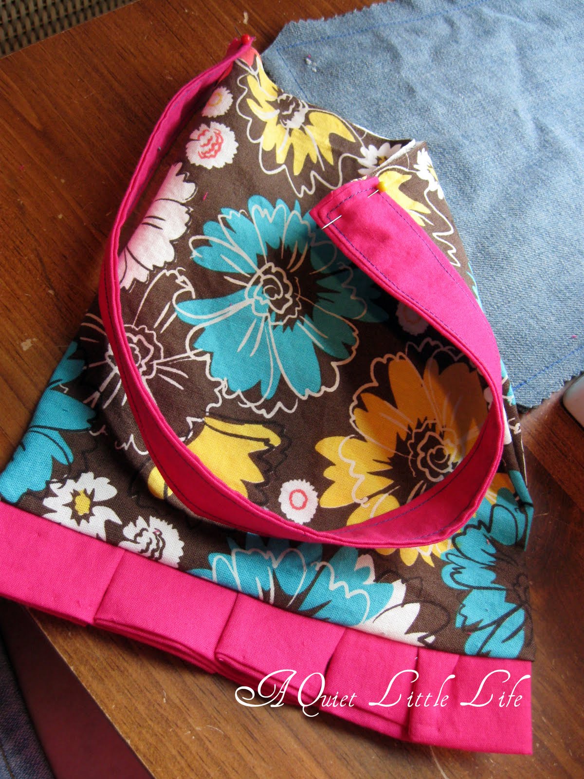A Quiet Little Life: Today In My Craft Room Part II: Ruffle Flower Purse