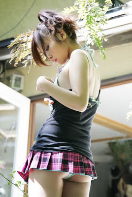 teen naked Japanese girl