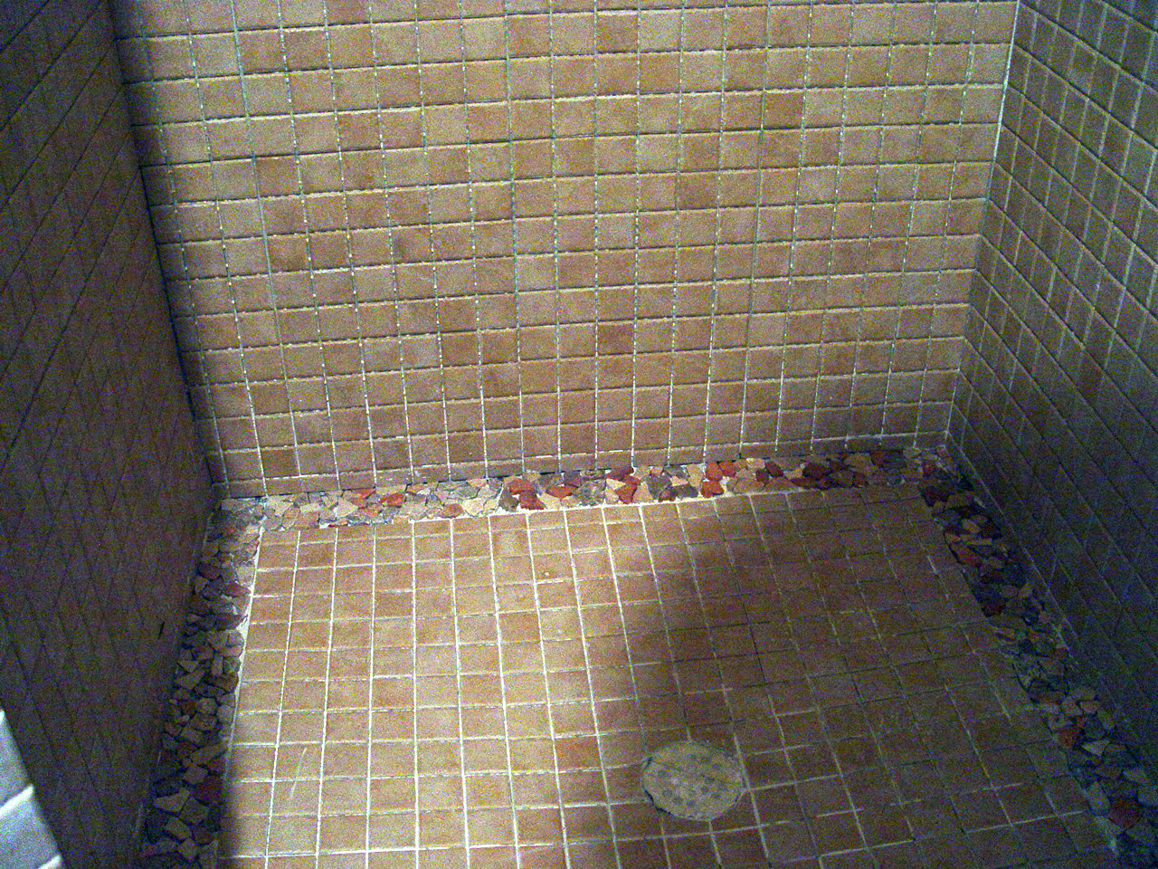 SUPERIOR TILE DESIGN Give Us a call For your custom tile install (512