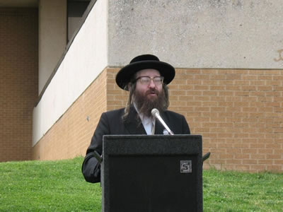 [rabbi_weiss_university_north_texas_april_2008.jpg]