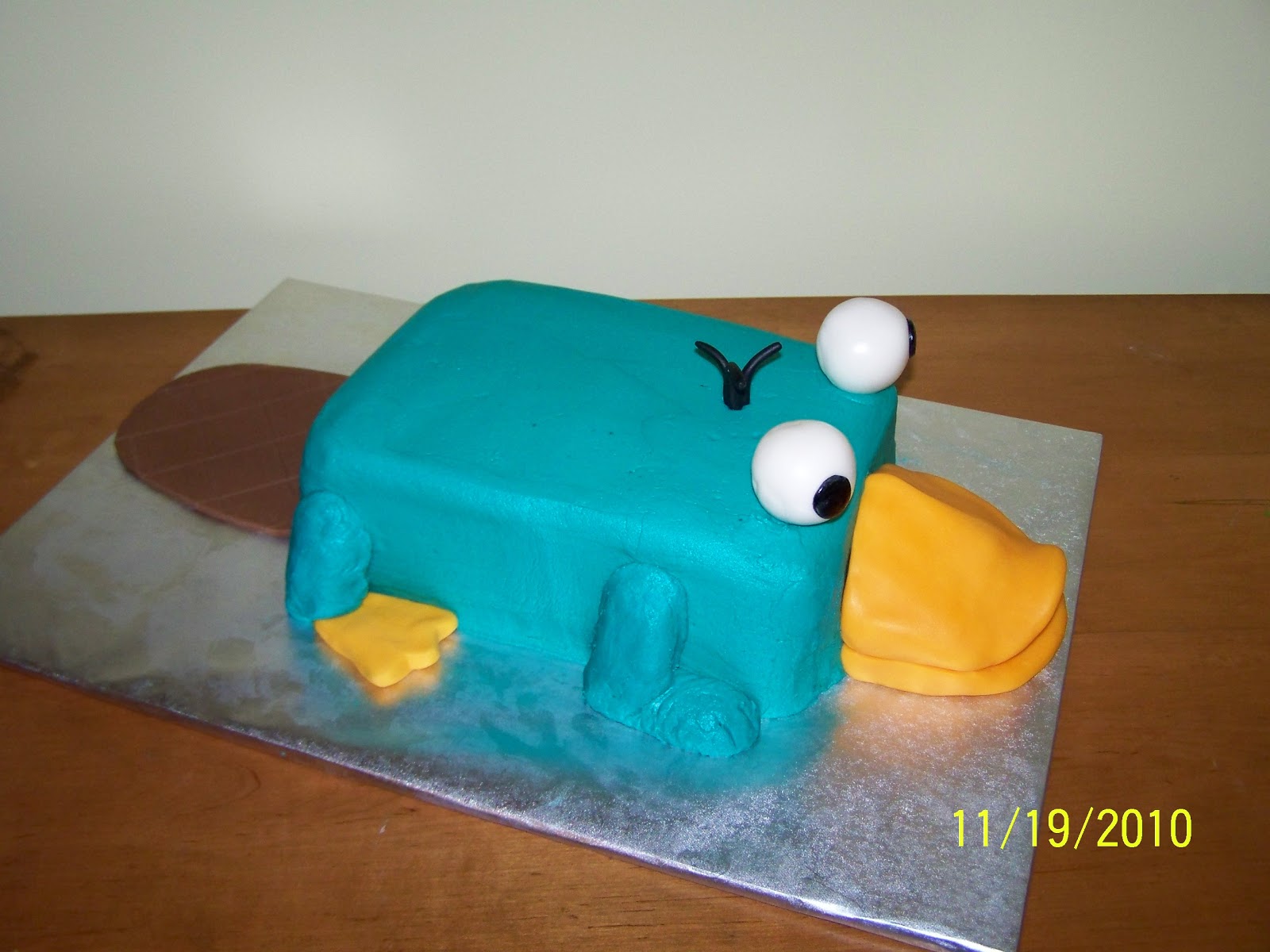 Perry the platypus cake