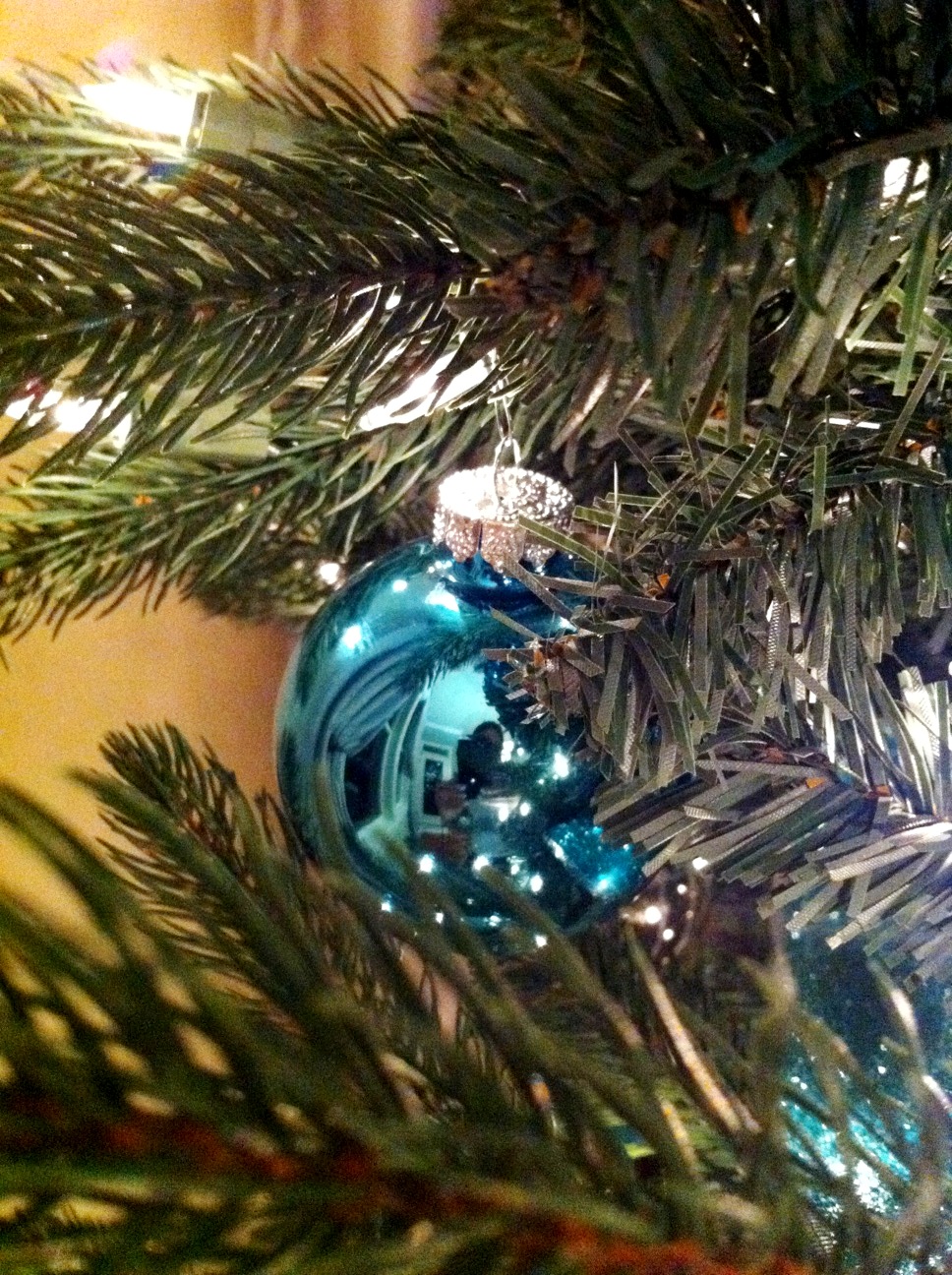 Design Your Life Decorate Your Christmas Tree Like a Professional!