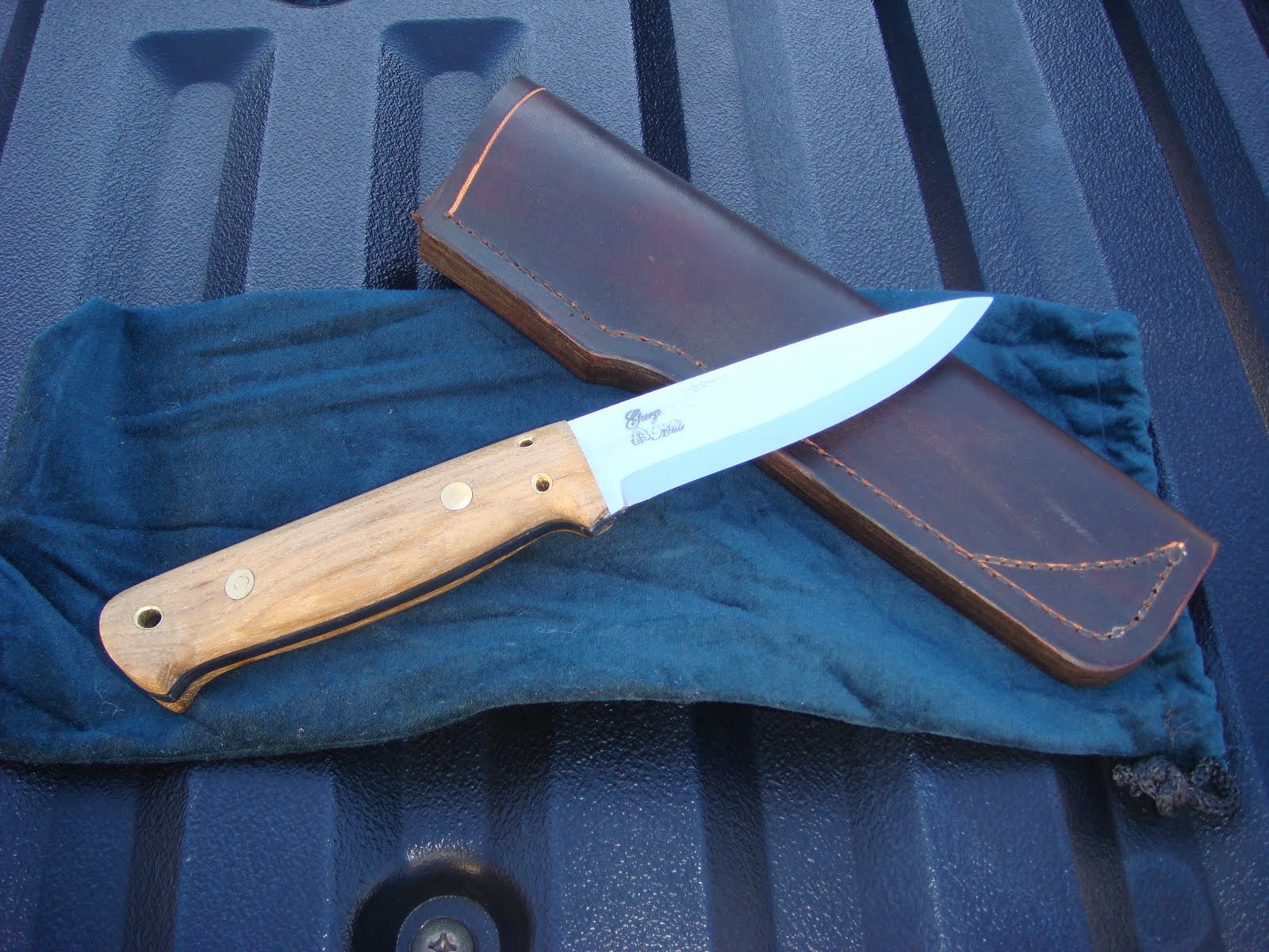Hanzo's Outdoors Gary Mills Hand Made Knife Score!