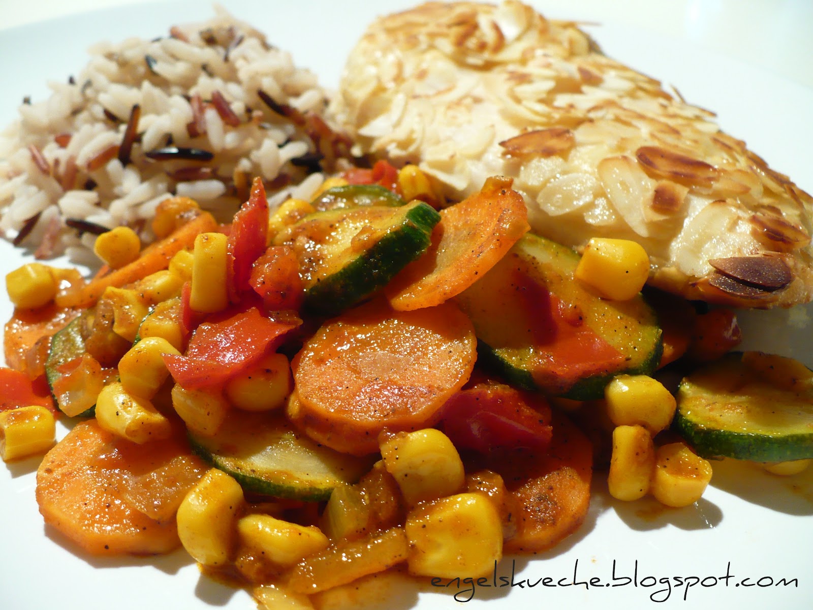 Essen aus Engelchens Küche: Mandel-Hähnchenbrust auf buntem Curry-Gemüse