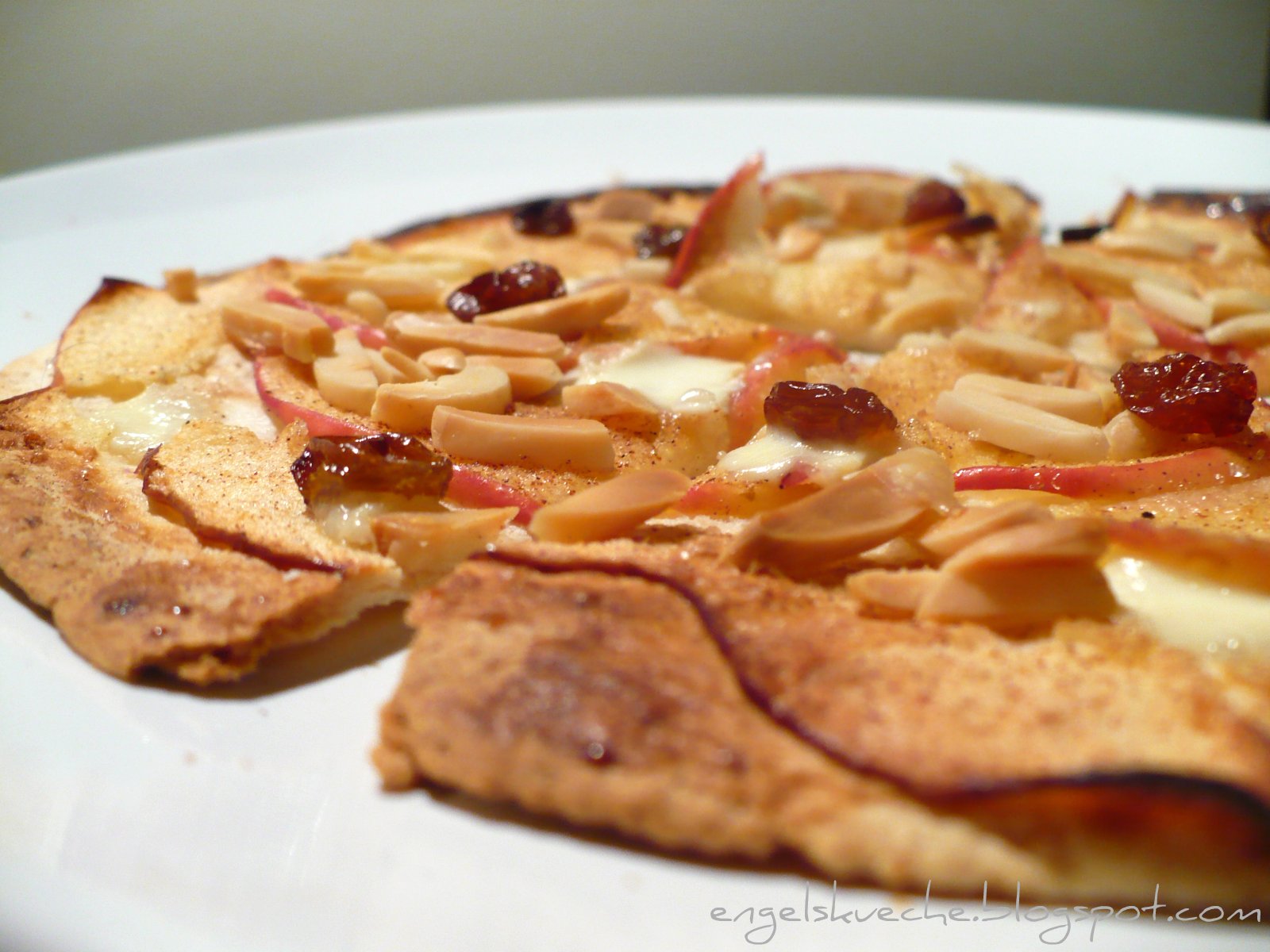 Essen aus Engelchens Küche: Schneller Apfel-Zimt-Flammkuchen
