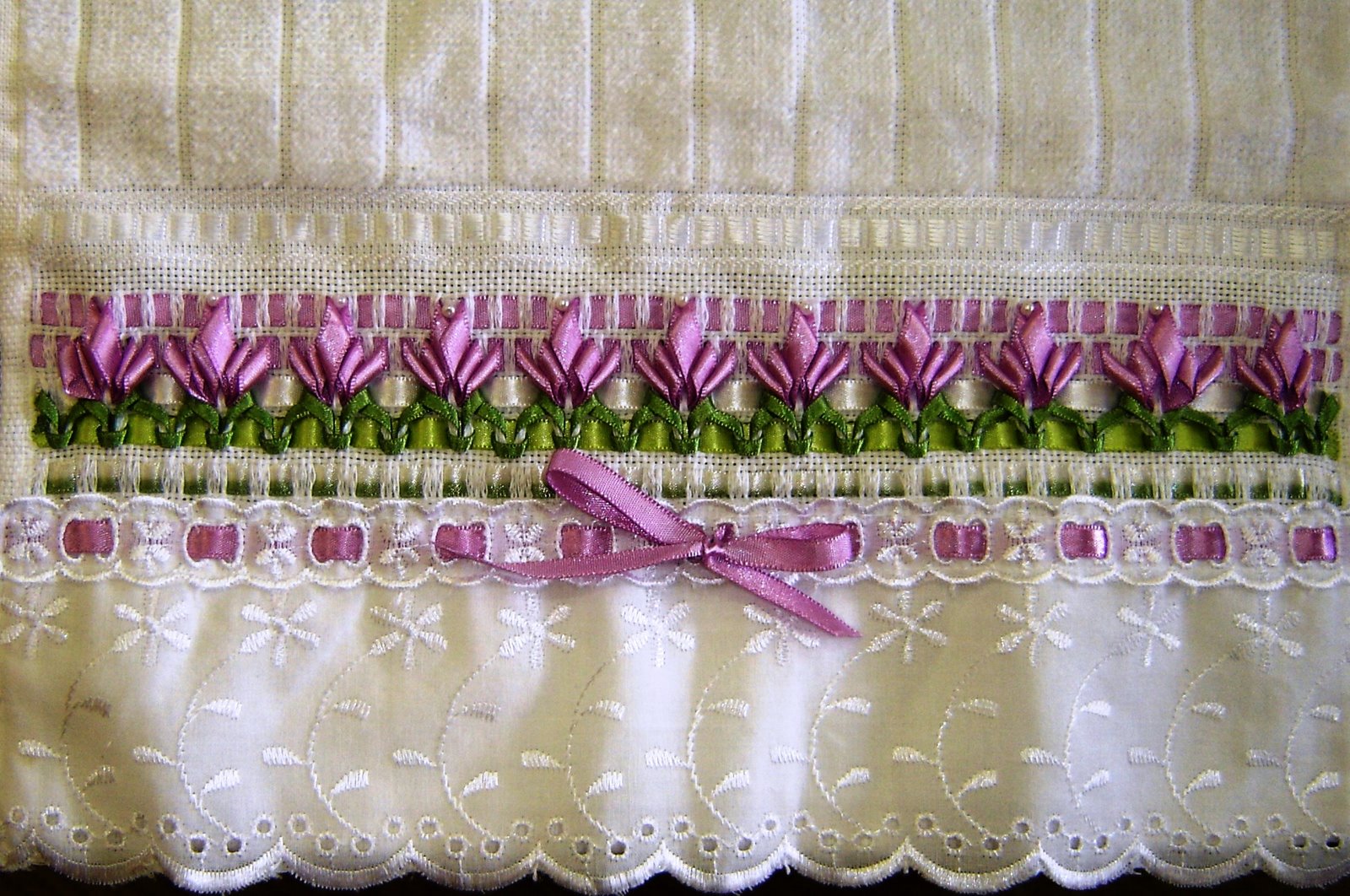[bordado+com+fita.jpg]
