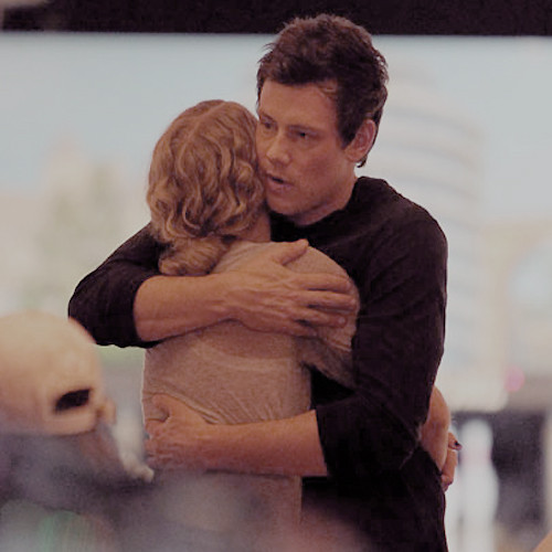 . Taylor Swift & Cory Monteith (L) . Taylor Swift & Cory Monteith (L)