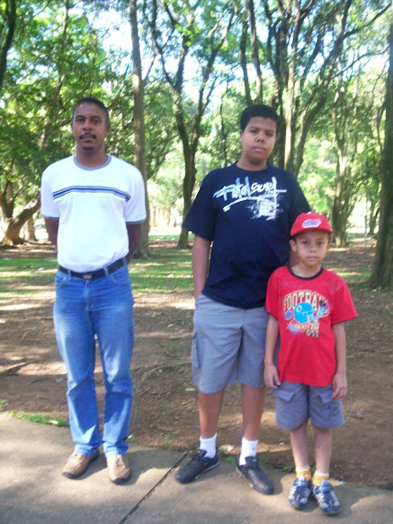 Linda família, um ótimo fim de semana no parque.
