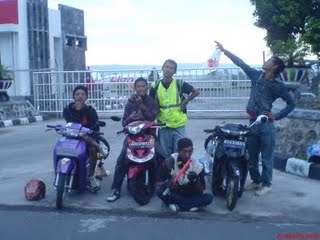 waktu di bandara adi soecipto.