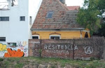 La pared resiste