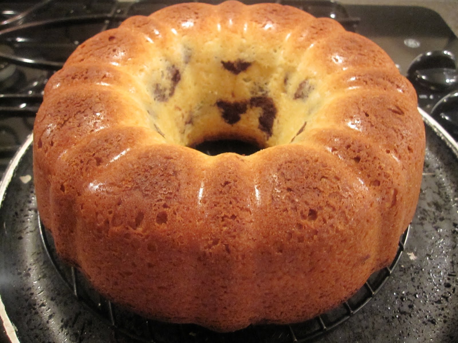 Never trust a skinny cook!: Cake and Eggs