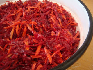 Salata de sfecla rosie si morcov