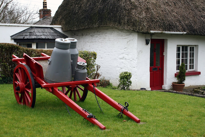İsterseniz resimlerimize otantik bir irlanda evi fotoğrafı ile başlayalım. Ne dersiniz?