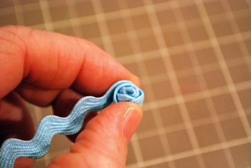 Really Reasonable Ribbon Blog: Rik Rak Rosette