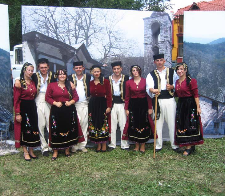 grupi i valles veshje tradicionale Andon Poci